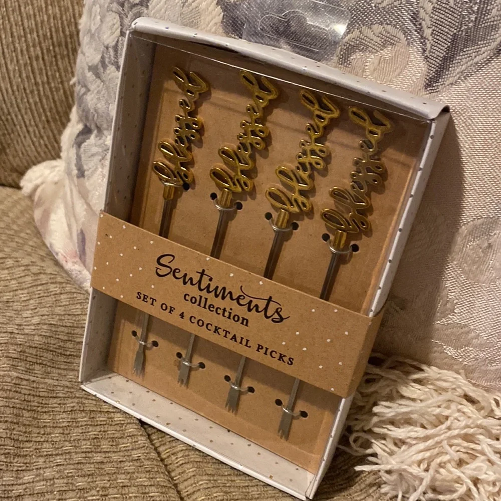 💛NWT Sentiments Collection Set of 4 Blessed Cocktail Picks